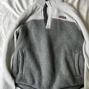 Excellent Used Condition White vineyard vines quarter button